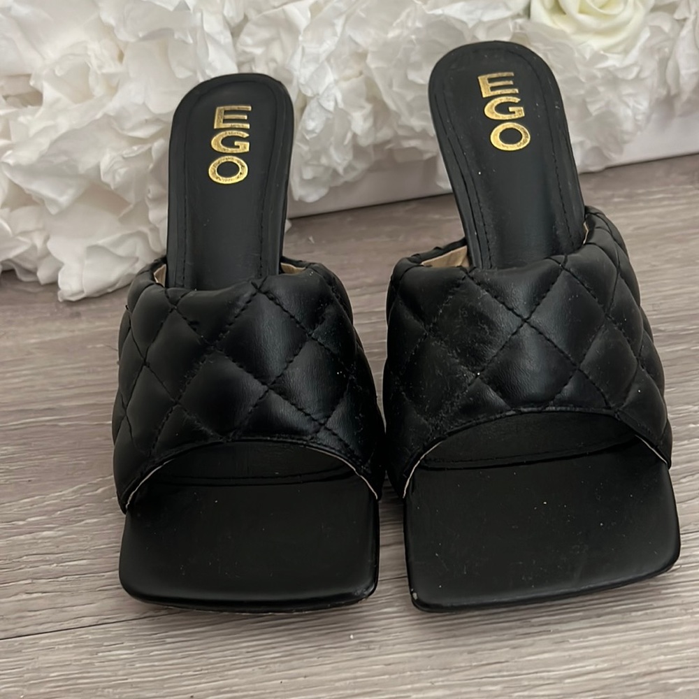 EGO TROPEZ SQUARE TOE QUILTED HEEL
MULES UK6/US 8